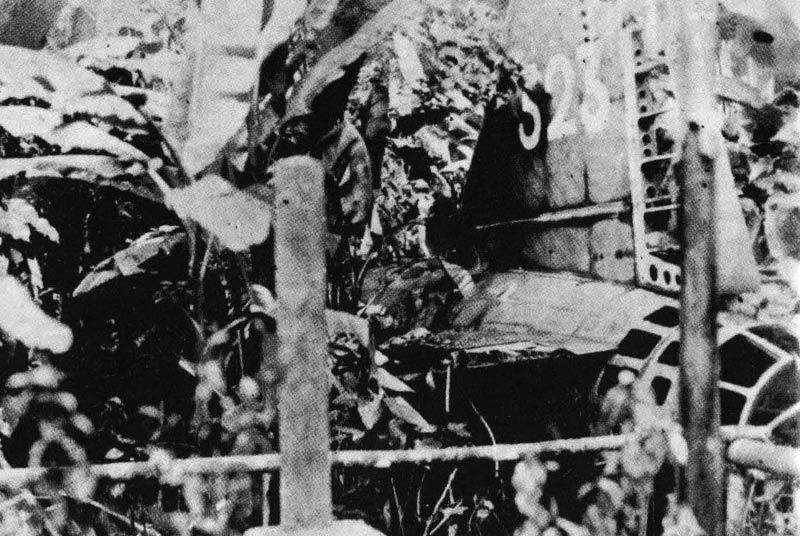 ​Обломки сбитого американцами 18 апреля 1943 года бомбардировщика «Мицубиси» G4M, на котором летел адмирал Исороку Ямамото. Остров Бугенвиль, сегодня — территория государства Папуа-Новая Гвинея - Фото дня: последний полет адмирала Ямамото | Военно-исторический портал Warspot.ru