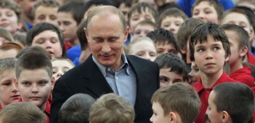 Леонид Волков ответит по закону за политическое развращение несовершеннолетних Леонид Волков ответит по закону за политическое развращение несовершеннолетних колонна,россия