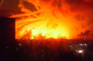 В Украине заявили, что пожар на складе с боеприпасами в Балаклее полностью потушен