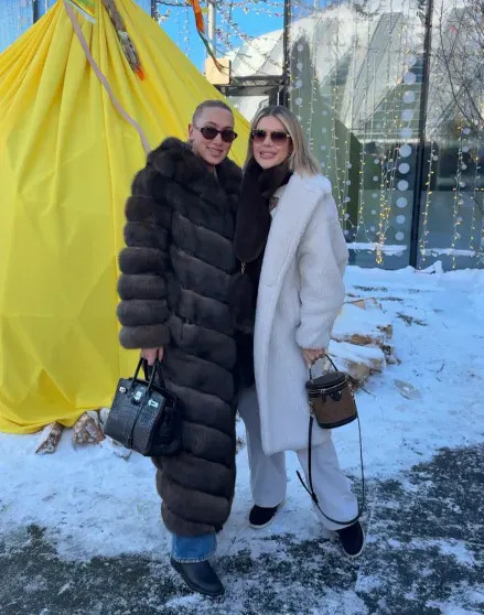 Анна Седокова с сыном, Тимур Родригез с Катей Кабак, Полина Аскери и Митя Фомин посетили светскую Масленицу в 