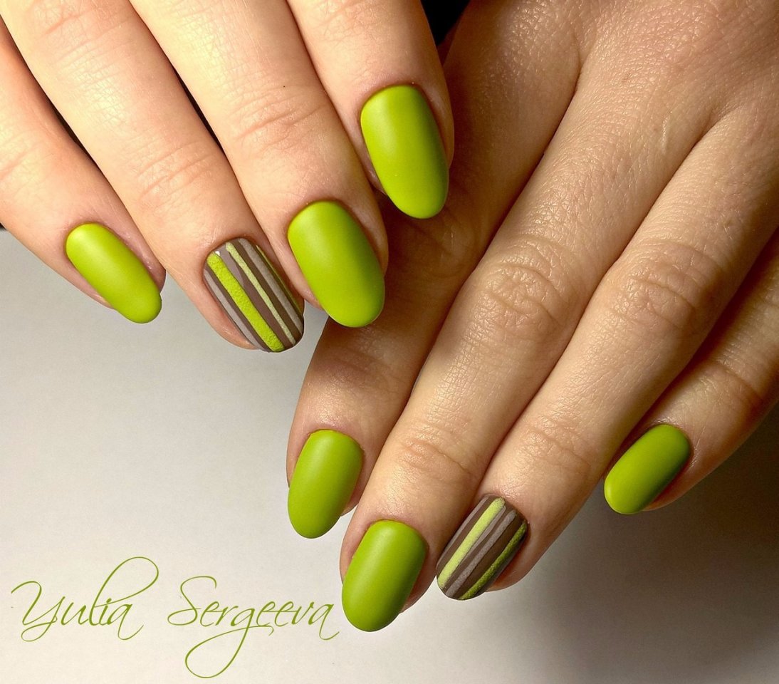 Маникюр фисташкового цвета. Френч оливковый. Оливковый френч маникюр. Френч оливковый. Luxio хаки.