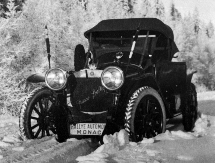 А.П. Нагель на ралли Монте-Карло 1912 года управляет «Руссо-Балтом» С24/30. | Фото: autowp.ru.