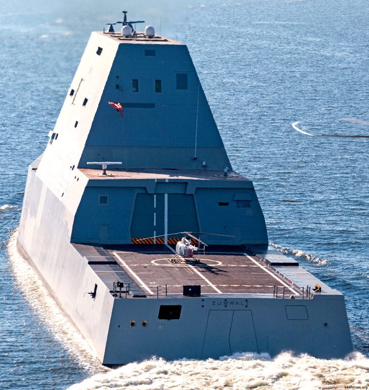 DDG-1000-USS-Zumwalt-065