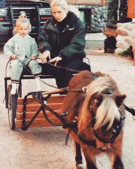 Отец Джиджи Хадид поздравил ее с днем рождения, но его за это раскритиковали Дети,Дети знаменитостей