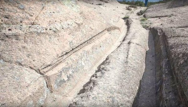 Следы от транспорта во Фригийской долине, которые не имеют научного объяснения Следы от транспорта во Фригийской долине, которые не имеют научного объяснения достопримечательности,наука,путешествия,Фригийская долина