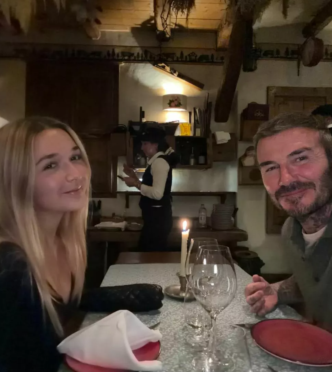 Повторяет за Галкиным*: Дэвид Бекхэм показал, как провел выходные с дочерью в Куршевеле Повторяет за Галкиным*: Дэвид Бекхэм показал, как провел выходные с дочерью в Куршевеле Бекхэм, Харпер, дочерью, Дэвид, несколько, семьи, время, настоящий, когда, назад, своим, фотосоцсетиБруклин, курорте, также, Ромео, братьев, Виктория, рассказал, сделал, поделилась