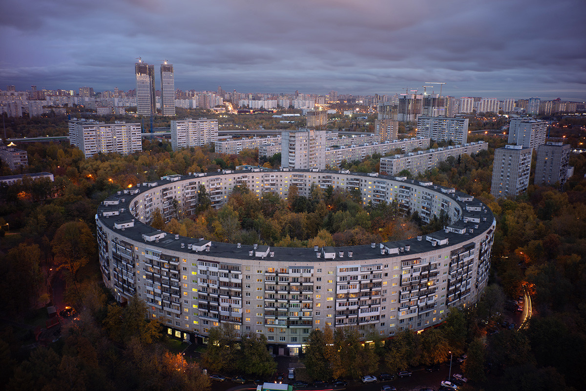 Круглый жилой дом в москве