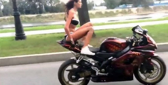 Женский пол тоже любит мотоциклы! байк, байкерша, девочки, девушки, девушки и мотоциклы, мото, мотоцикл, мотоциклистка