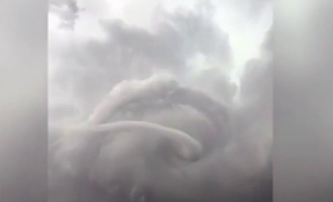 Он просто снимал облака, даже не понимая, какой ужас начнется через секунду Мексика,Оператор,Пространство,стихия,торнадо,Чиуауа,шторм