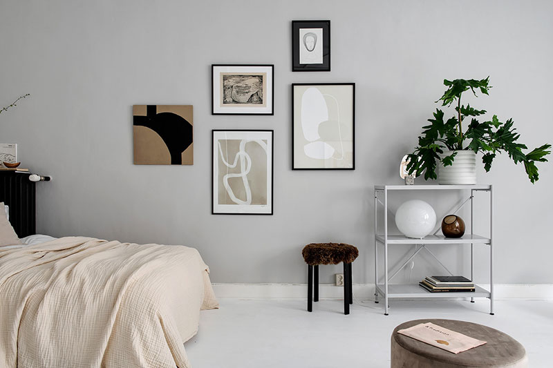 Бело-серая однушка с контрастными черными акцентами интерьер и дизайн,квартира,малометражка,пастельные тона,скандинавский стиль,черный цвет