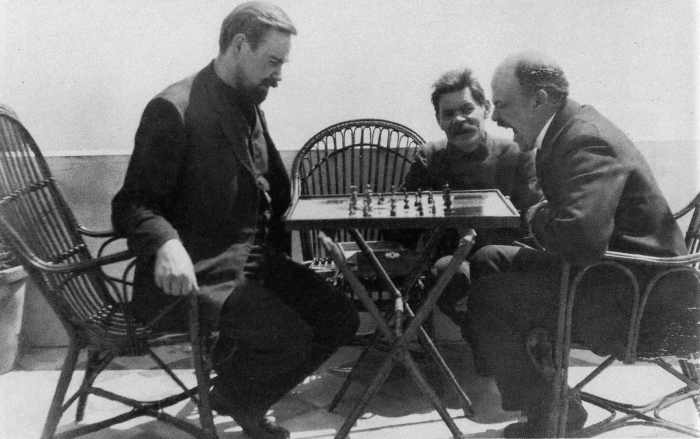 Играл ли Ленин с Гитлером в шахматы: Скандальный офорт малоизвестной художницы﻿ 