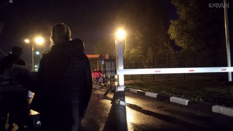 Как украинские и русские пограничники проводят туристов через закрытые границы