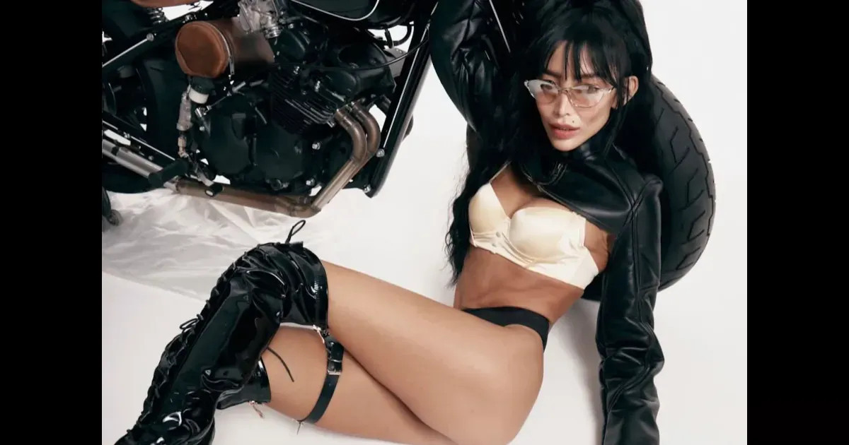 Жена Александра Цекало Дарина Эрвин снялась в нижнем белье на мотоцикле instagram (инстаграм),социальная сеть,александра цекало,г,Москва [1405113],дарина эрвин цекало