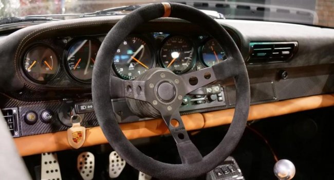 Два редких рестомода Porsche 911 выставили на продажу в Германии Автомобили