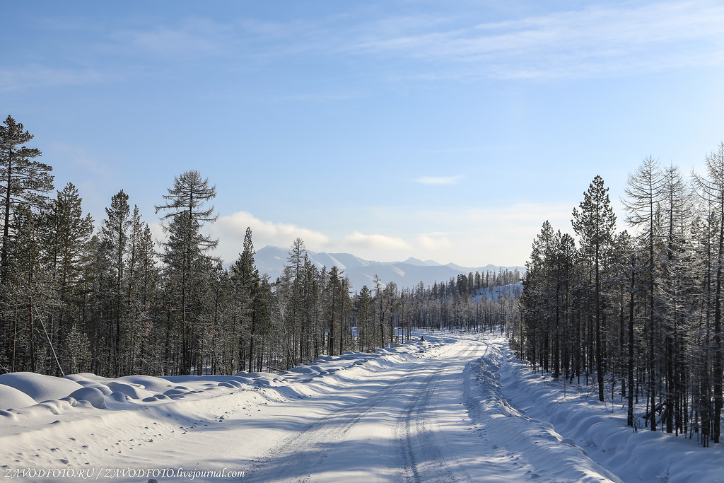 якутские горы. озеро большое токко в якутии. якутская осень кэбиһиилээх от. остров сахалин сусунайская долина. южная якутия.