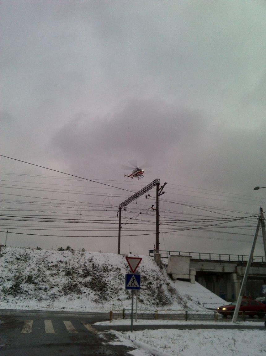 Первые фото эвакуации вертолетом супружеской пары, пострадавшей в ДТП в Москве