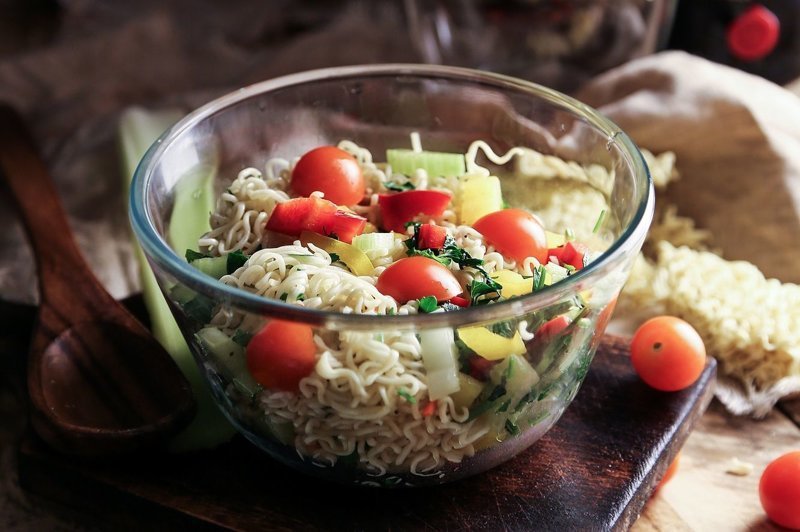 2. Салат из лапши 2. Салат из лапши вкусно, доширак, еда, лапша, рецепт