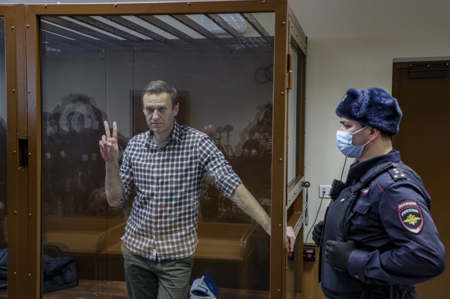 Навальный на суде.jpg
