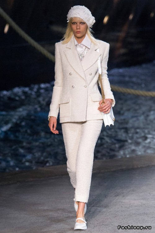 Chanel 2019 круизная коллекция Chanel 2019 круизная коллекция