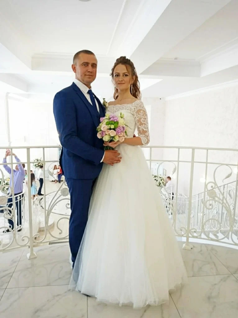 свадебный загс. молодожены рязань. загс рязань фото молодоженов. молодожены в загсе фото. стиль свадебных фотографий.