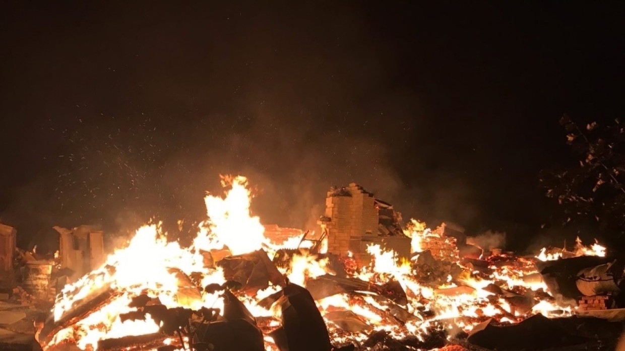Один человек погиб во время пожара в гостинице в Хасавюрте