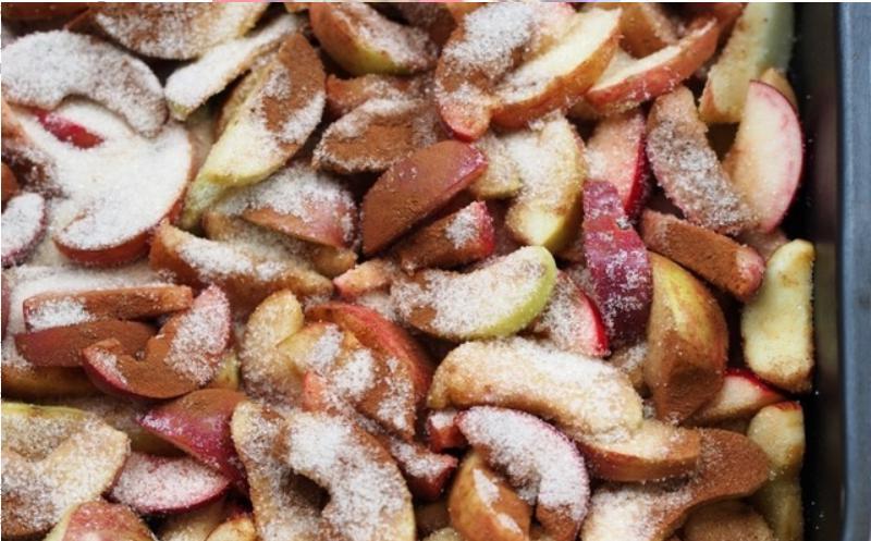 Готовлю детям на зиму сухое варенье из яблок. Они забыли, что такое конфеты этого, яблоки, лимонной, песком, сахарным, блюда, ложка, фрукты, поверхность, фруктовПеремешивают, компонентыГотовят, посыпки, разогретой, оставляют, продукта, градусов, Рецепт, кислотой, примерно, около