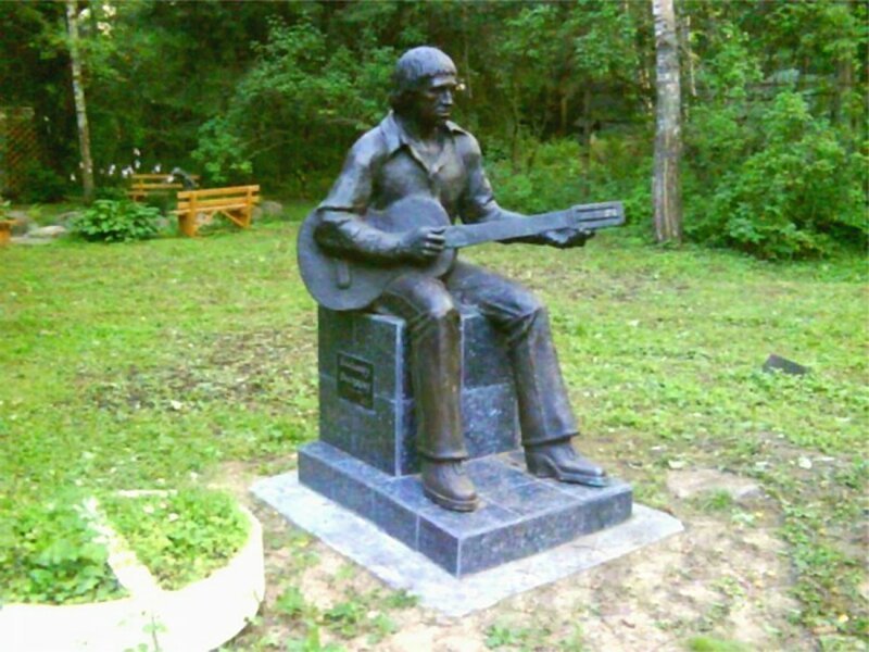 Памятник в Солнечногорске бюсты, высоцкий, памятники