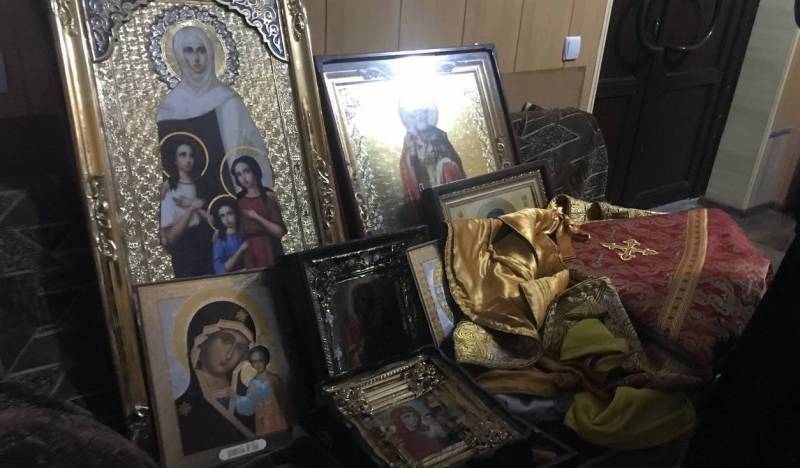 Уничтожены иконы и алтарь: отступающие солдаты ВСУ открыли огонь по храму в Новогнатовке