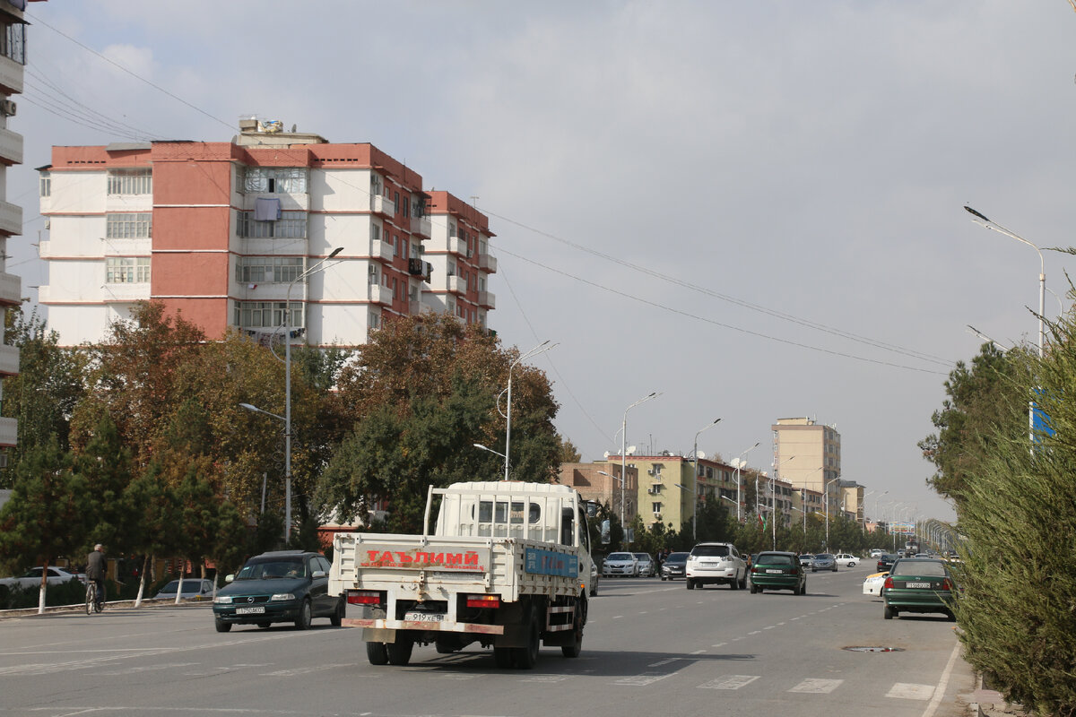 Пришедшие к независимости страны - впервые, или после долгого перерыва - часто начинают искать истоки своего суверенитета в прошлом, часто в далёком прошлом.-22