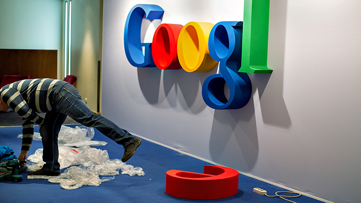 "ГОСПОДИ, КАК ЖЕ ОНИ ТАМ ГОВОРЯТ, РАЗВЕ ПО-РУССКИ?!" НАЧАЛЬНИЦА "ГУГЛА" ПРОГОВАРИВАЕТСЯ