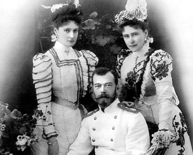 Император Николай II, императрица Александра Федоровна и великая княгиня Елизавета Федоровна.