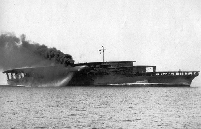 Авианосец «Akagi». Авианосец «Akagi».