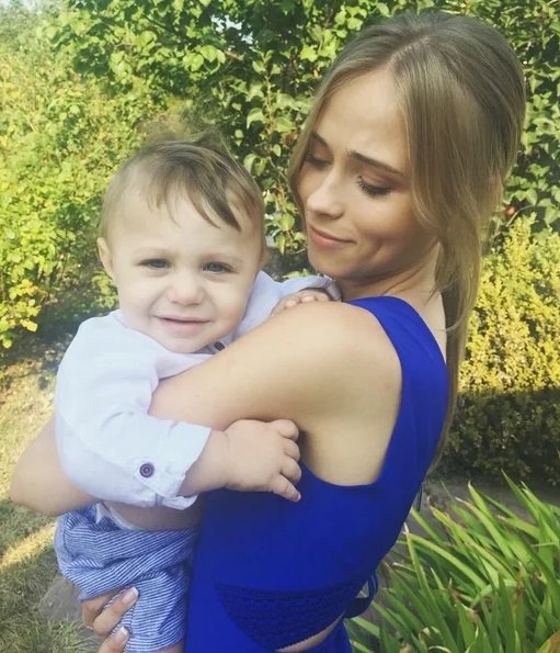 Женя из «Сватов» стала женой и мамой: как выглядит семья актрисы Женя из «Сватов» стала женой и мамой: как выглядит семья актрисы