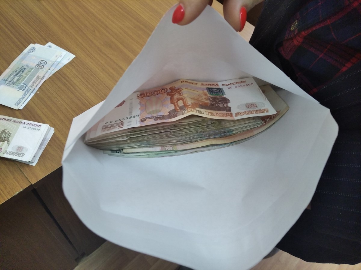 Чиновника из Кузбасса обвиняют в получении взятки