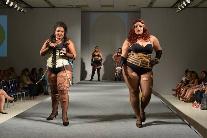 «Я богиня, ношу мини!» 20 фото уверенных в себе женщин, которым лишних 100 кг не помеха