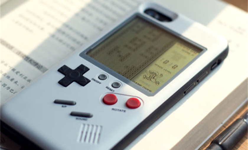 Чехол-тетрис, струнная сырорезка и другие шикарные гаджеты за копейки