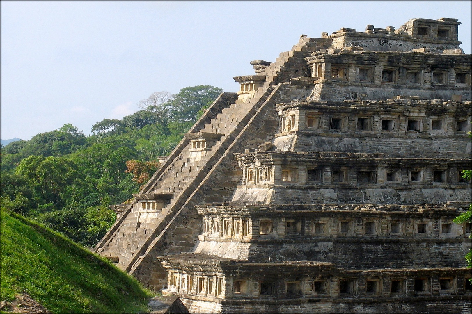 Природные объекты мексики. Пирамида Эль Тахин. Эль Тахин Мексика. Древний город Эль-Тахин. Старинный город Эль Тахин Мексика.