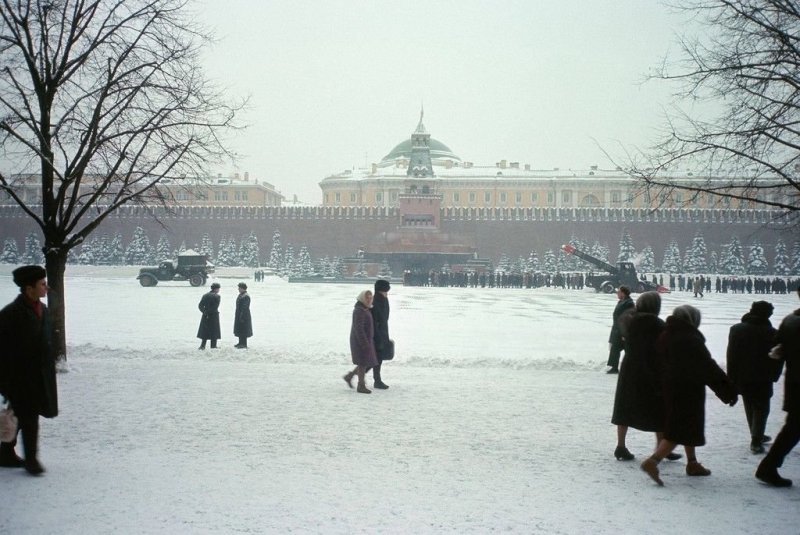 Уборка снега в Москве 70-х автомобили, зима, москва, ретро фото, снег, снегоуборочная машина, уборка снега, фото