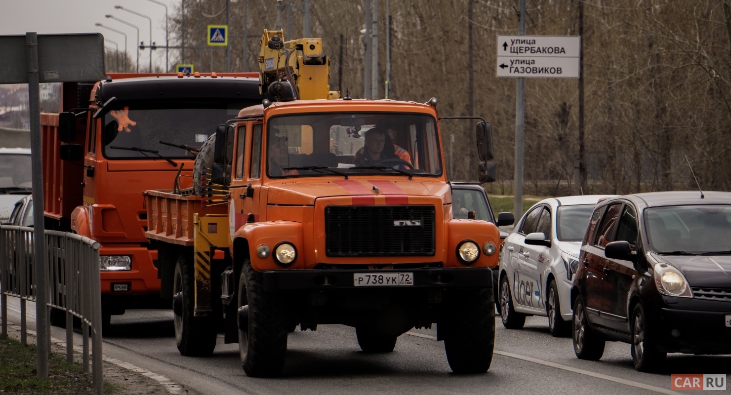 Мощный «Кировец» К-700 с автокраном по спецзаказу Автомобили