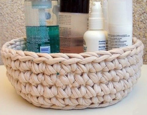 Корзинка крючком из трикотажной пряжи
