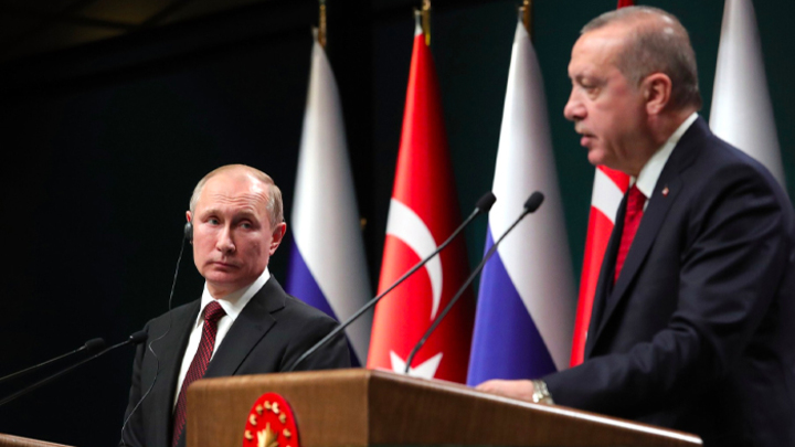 "Лицом к лицу с Путиным". Будет ли президент России спасать Эрдогана