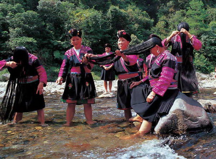 6 самых жестоких испытаний, на которые ради красоты идут женщины из разных стран мира 