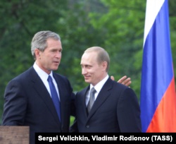 Президент РФ Владимир Путин и президент США Джордж Буш, Любляна, 2001 год