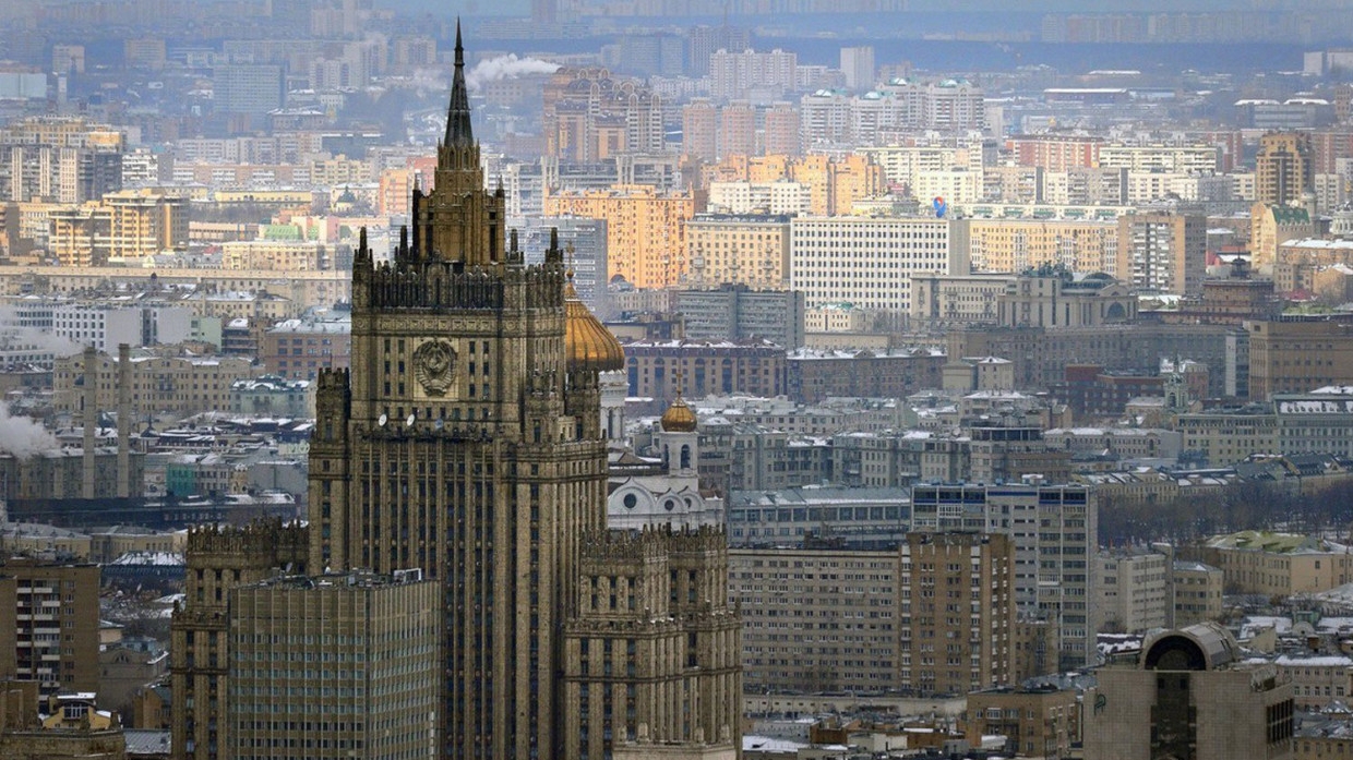 В МИД РФ заявили о готовности обсудить с США нормализацию работы посольств