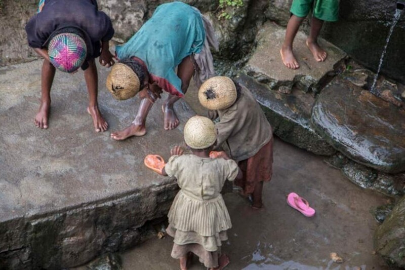 Колоритная жизнь мадагаскарской деревеньки на фото Зафиманири, деревне, чтобы, Сакаиво, только, женщины, которые, шляпы, жители, имеет, солнца, здесь, делают, которая, вместе, находится, построены, Внутри, вожди, деревню