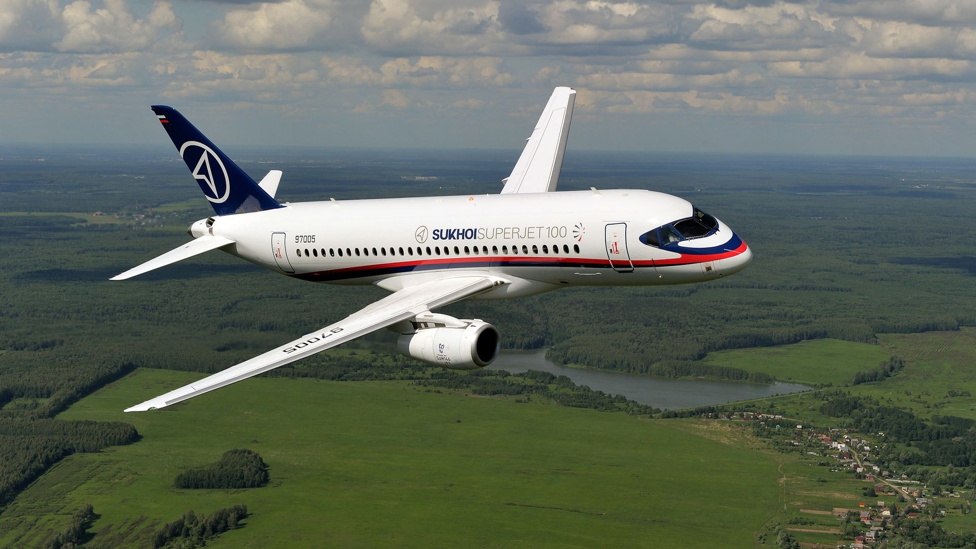 Гусаров: самолеты SSJ New помешают Западу перекрыть России кислород в сфере авиастроения