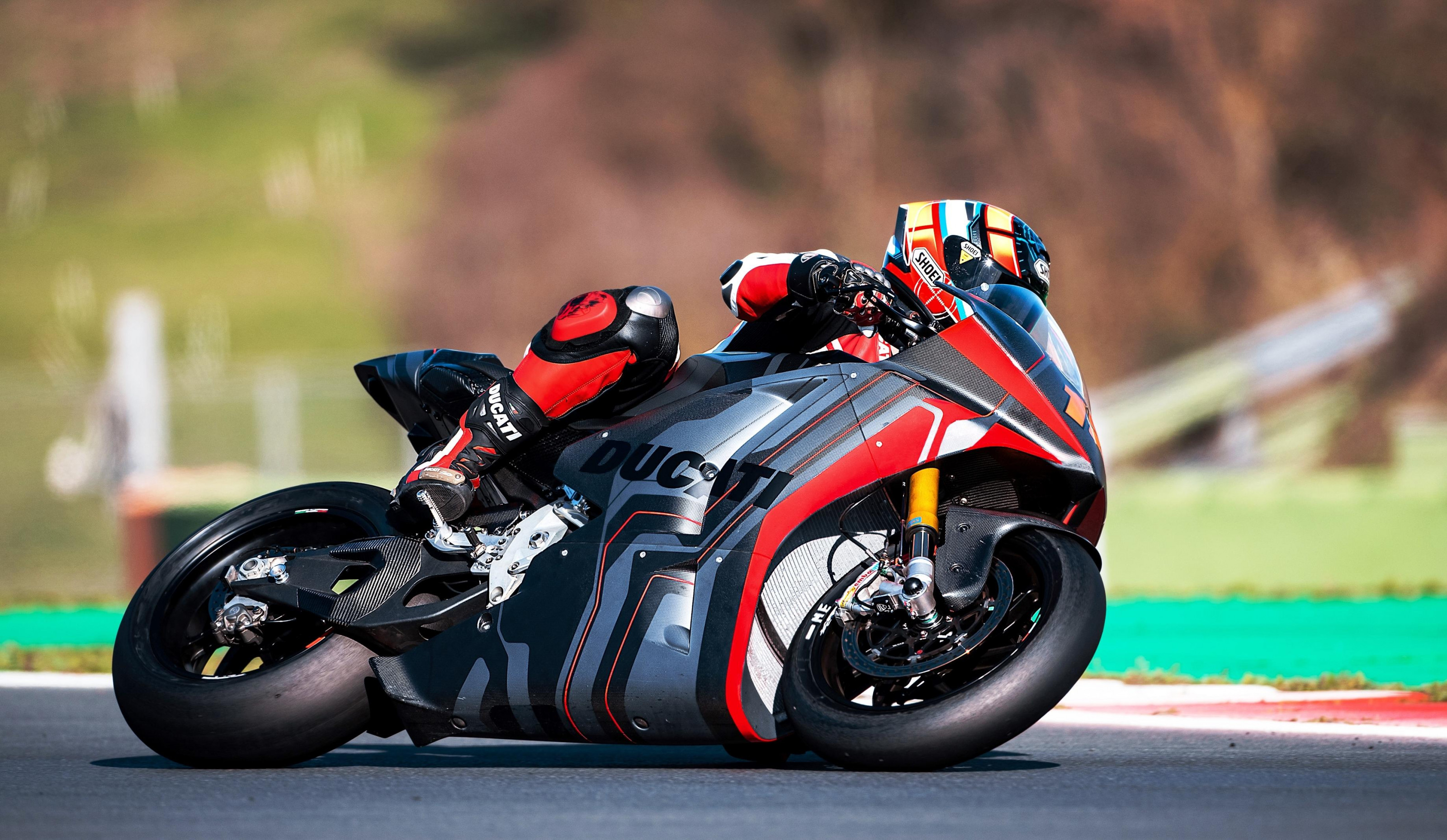 Ducati V21L. Подробности про электроспортбайк для MotoE
