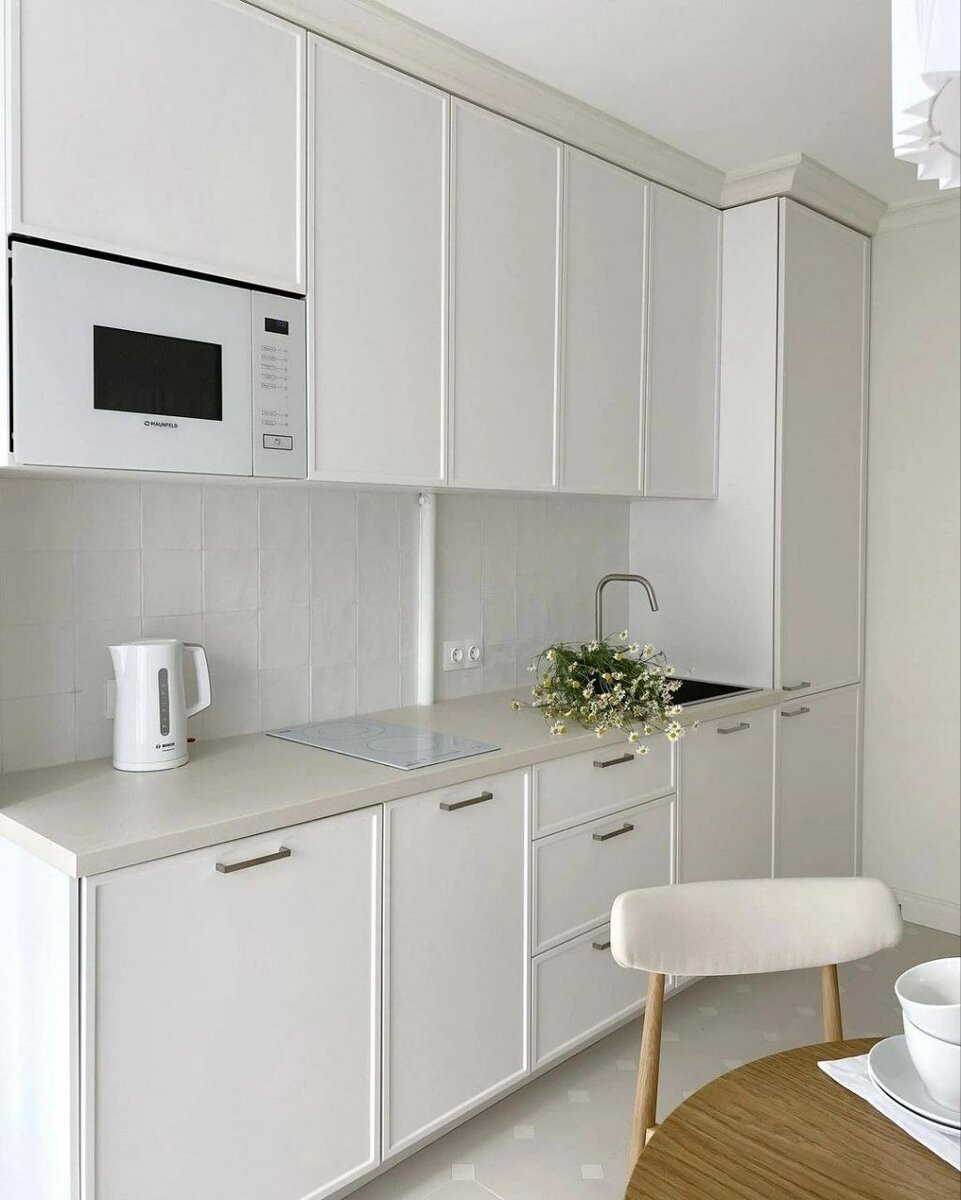 Ремонт квартиры с маленьким санузлом (1,5х2,05м) и прихожей, но при этом просторной кухней 9,8 кв.м и хорошего размера комнатой 19,7 кв.м