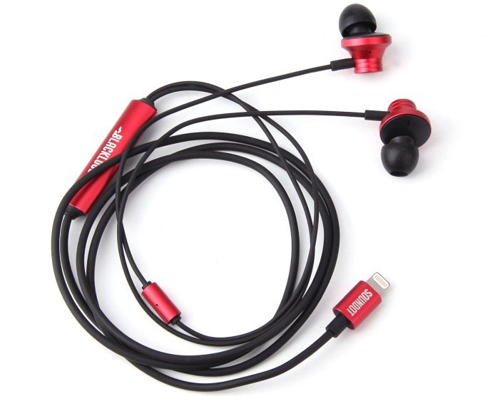 В новые наушники встроили FM-приемник В новые наушники встроили FM-приемник аудио