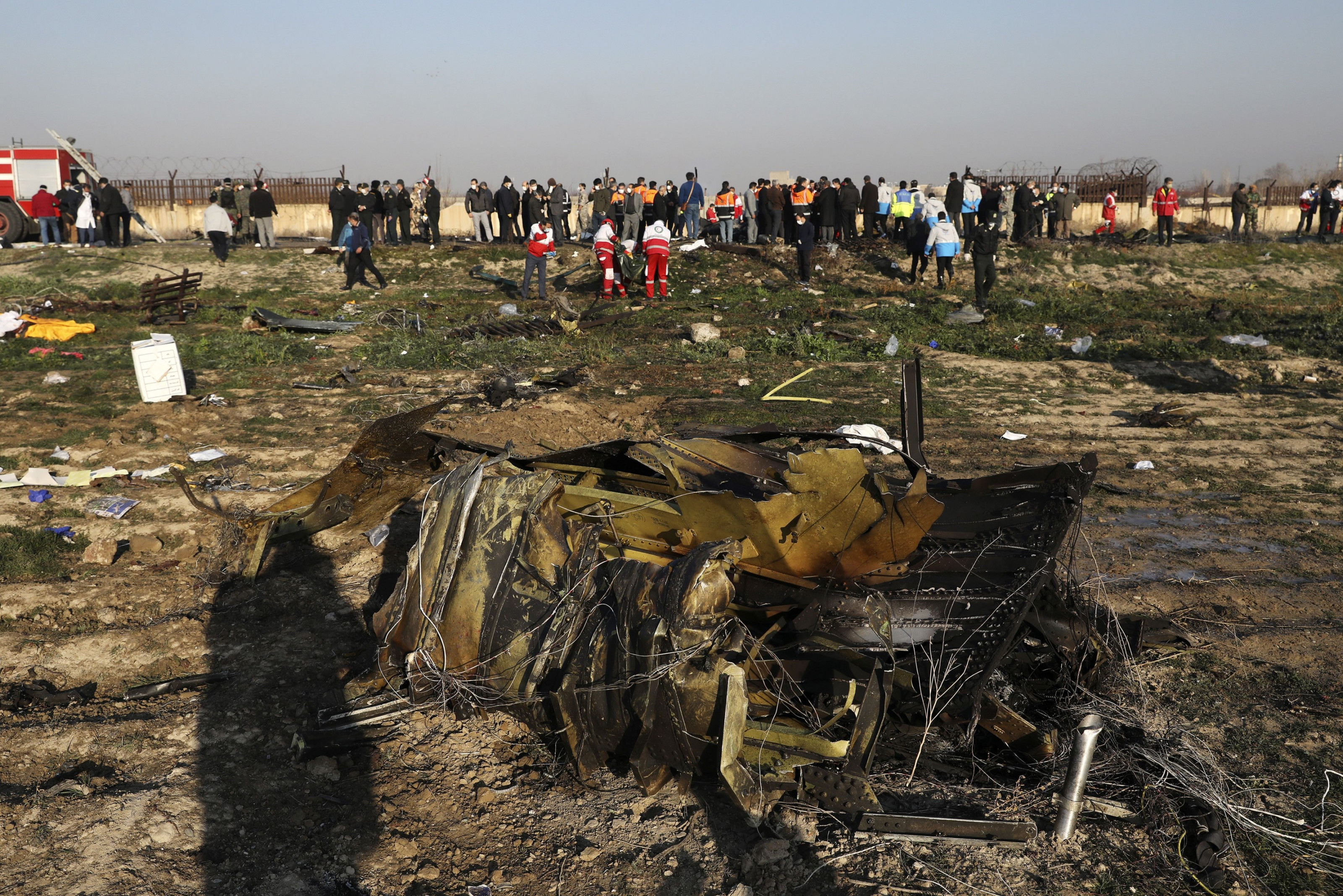 Крушение рейса. Боинг 737 Украина катастрофа. Катастрофа Боинг 737 в Тегеране. Крушение самолета Boeing 737 в Иране.